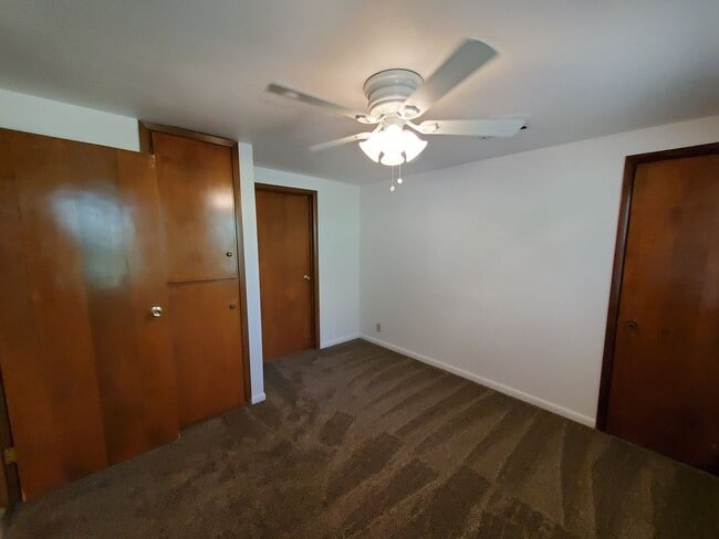 Interior Photo - Walnut St 2115
