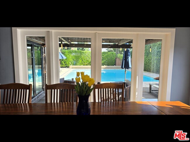 Building Photo - 4744 Haskell Ave