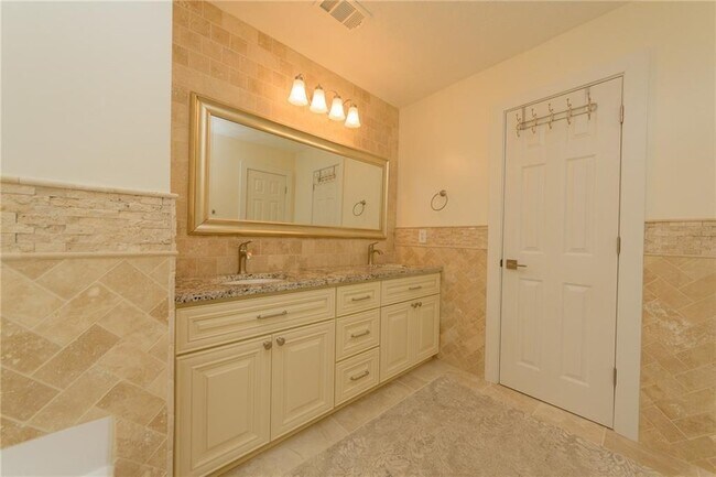 Building Photo - 2275 Eagle Pointe Ct NW