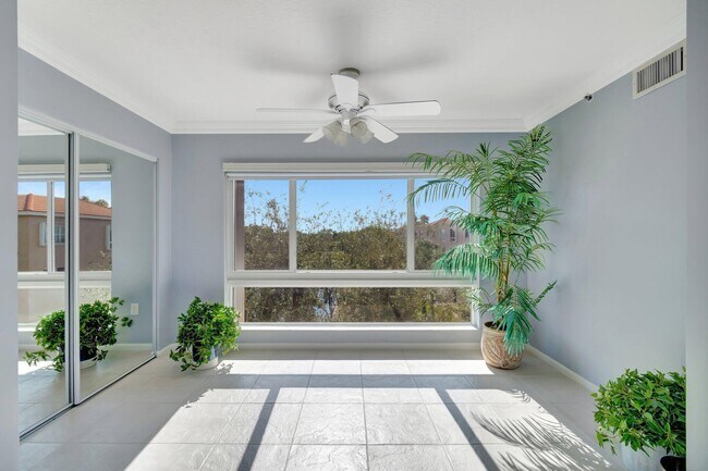 Building Photo - 5810 Crystal Shores Dr