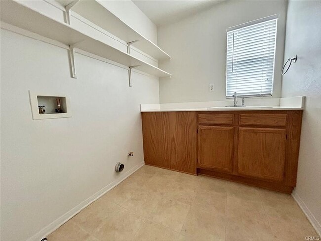 Building Photo - Canyon Hills Home