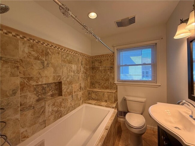Building Photo - 1395 Siesta Ln
