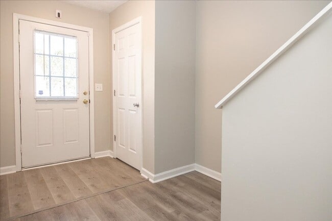 Building Photo - Newly Renovated 3/2 Townhome in Quiet Decatur Neighborhood!