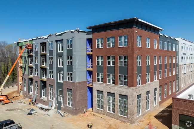 Building Photo - Helios