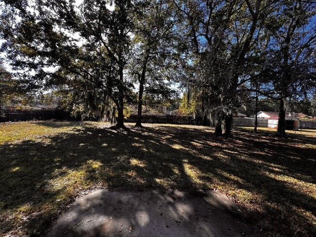 Building Photo - Home For Rent