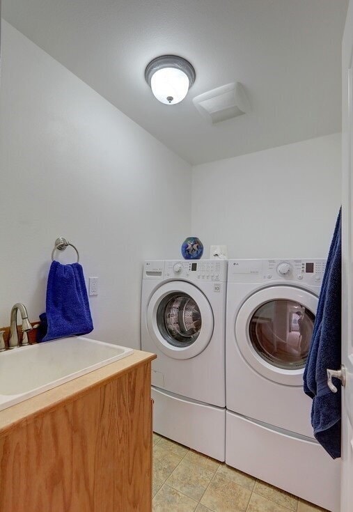 Building Photo - Comfortable 3BR/2BA Home in Kent – Fenced Backyard & Deck