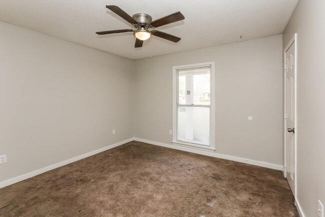 Building Photo - 506 Huntington Dr