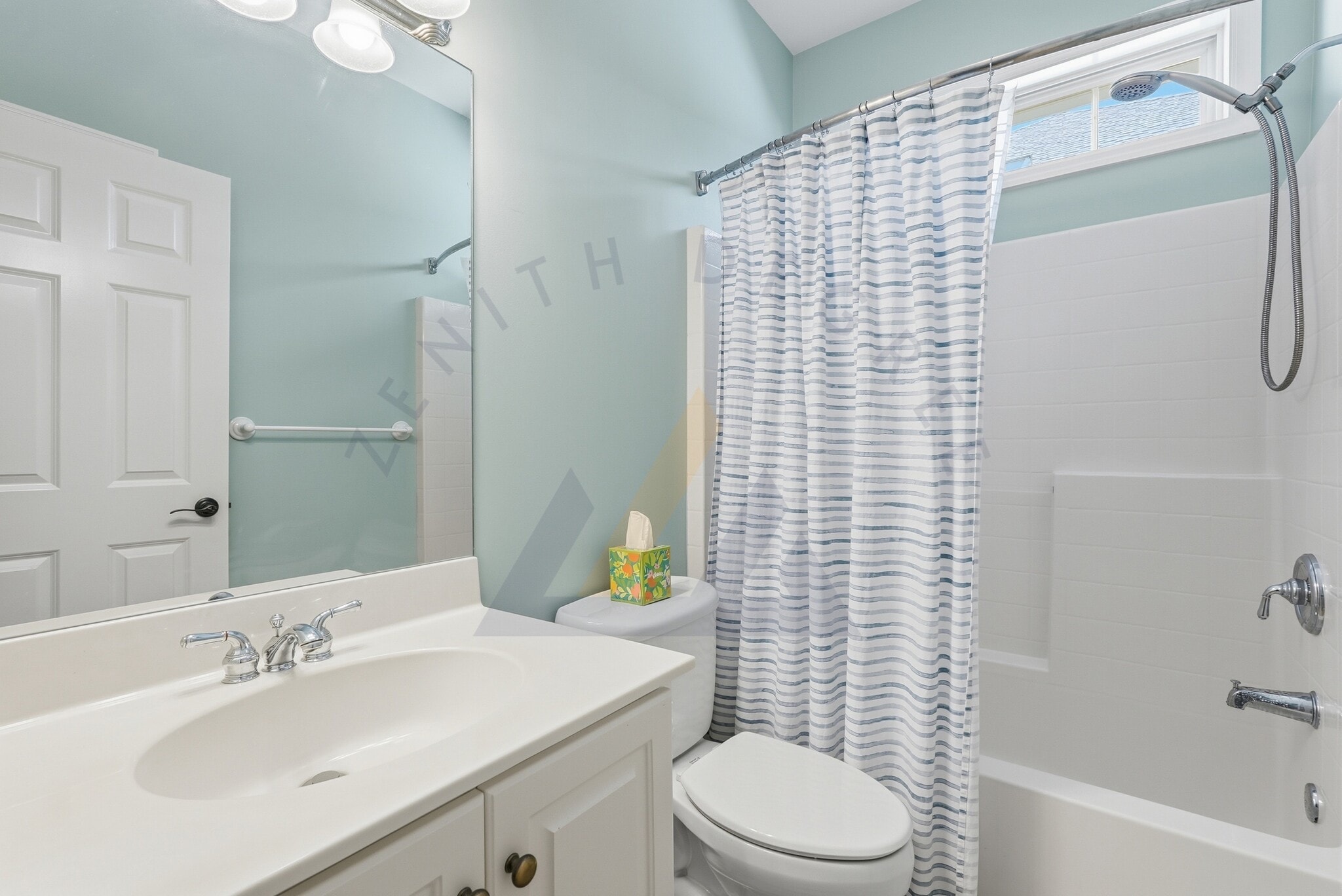 Building Photo - 245 Club Gate