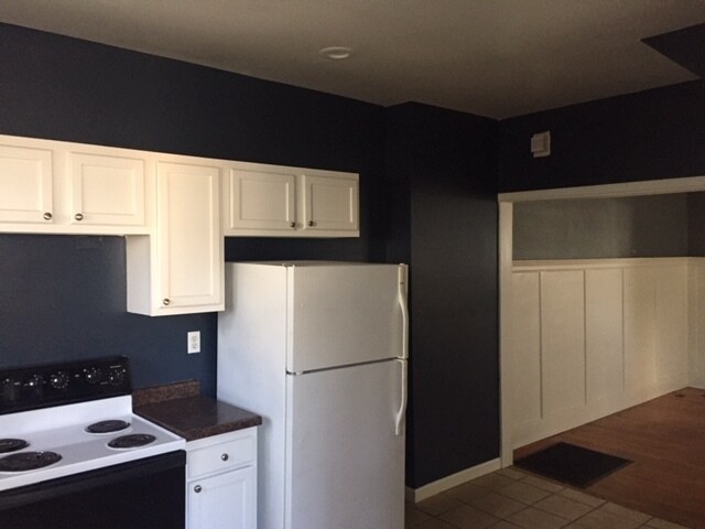 Building Photo - 3355 N College Ave