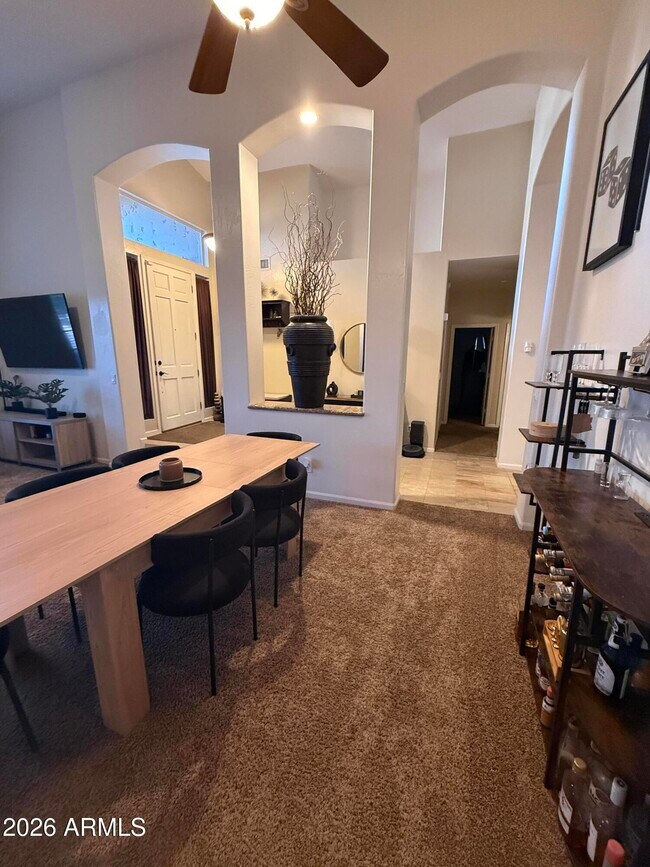 Building Photo - 4229 E Rancho Caliente Dr