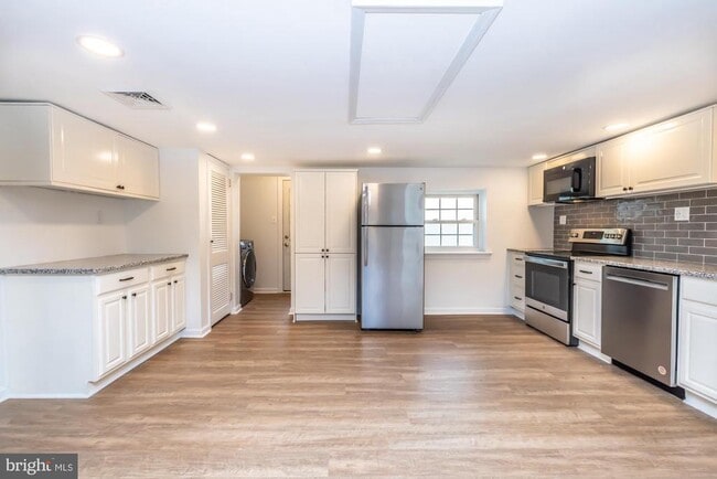 Building Photo - 405 Edgewood Ave