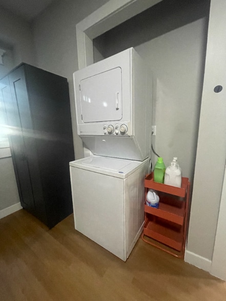 Building Photo - 4522 E Washington St