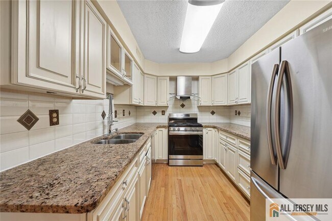 Building Photo - 153 Thoreau Dr