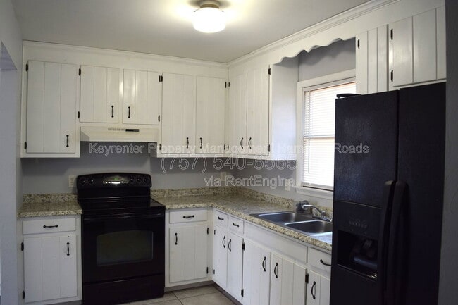 Building Photo - 215 A Settlers Landing Rd