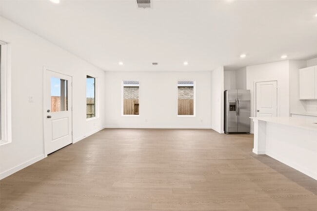 Building Photo - 16314 Texas Flatland Wy