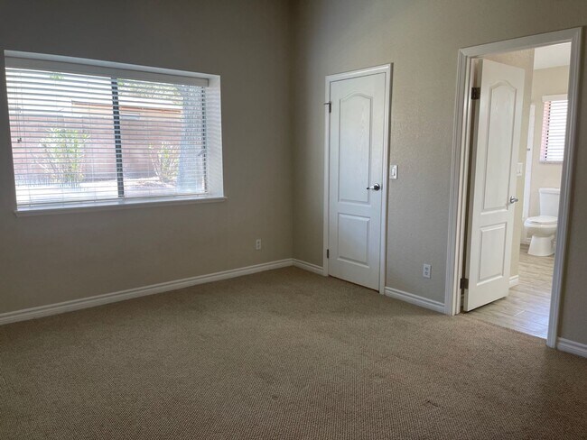 Building Photo - ***GORGEOUS SINGLE STORY BEAUTY IN THE HEA...