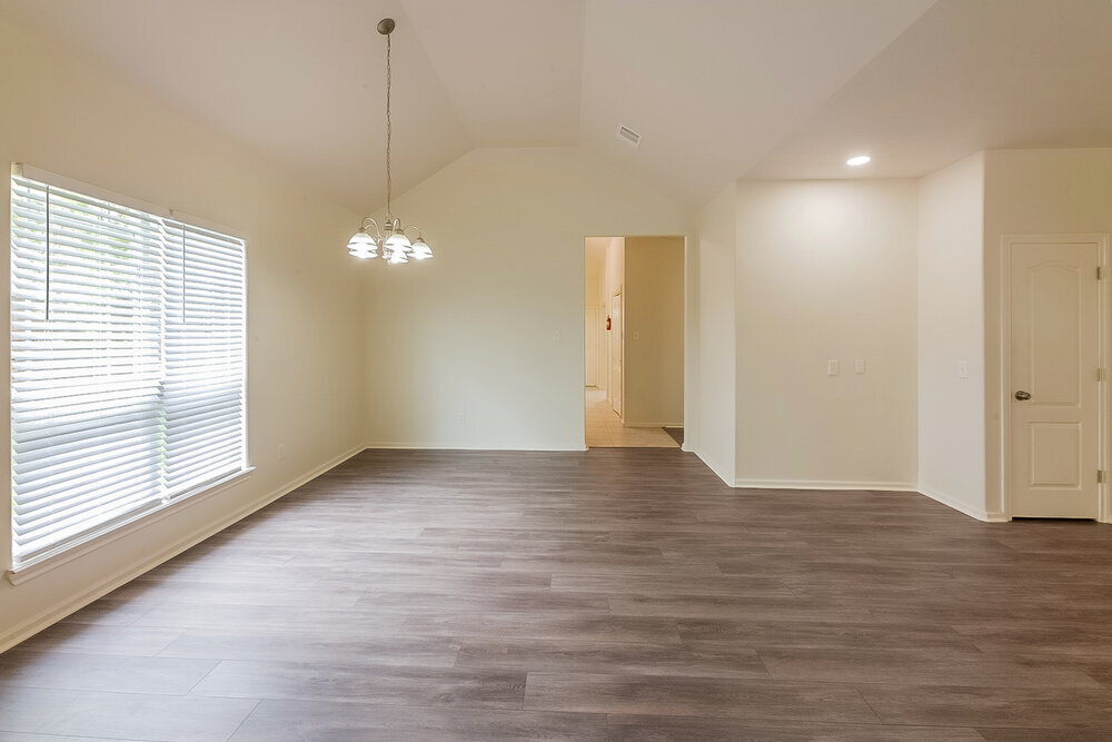 Building Photo - 6115 Oak Bay Dr