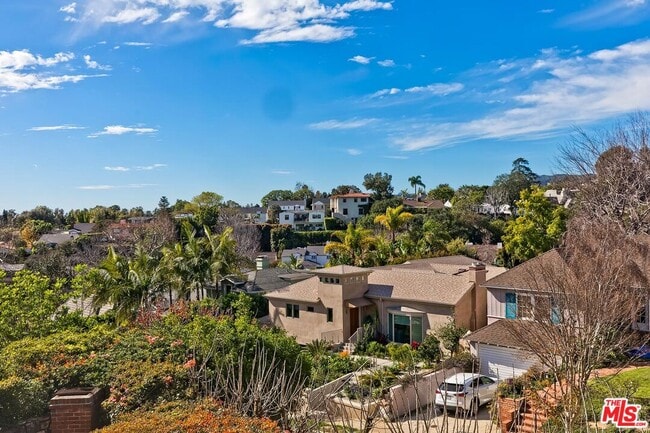 Building Photo - 201 Tavistock Ave