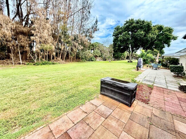 Building Photo - 916 Savannas Point Dr