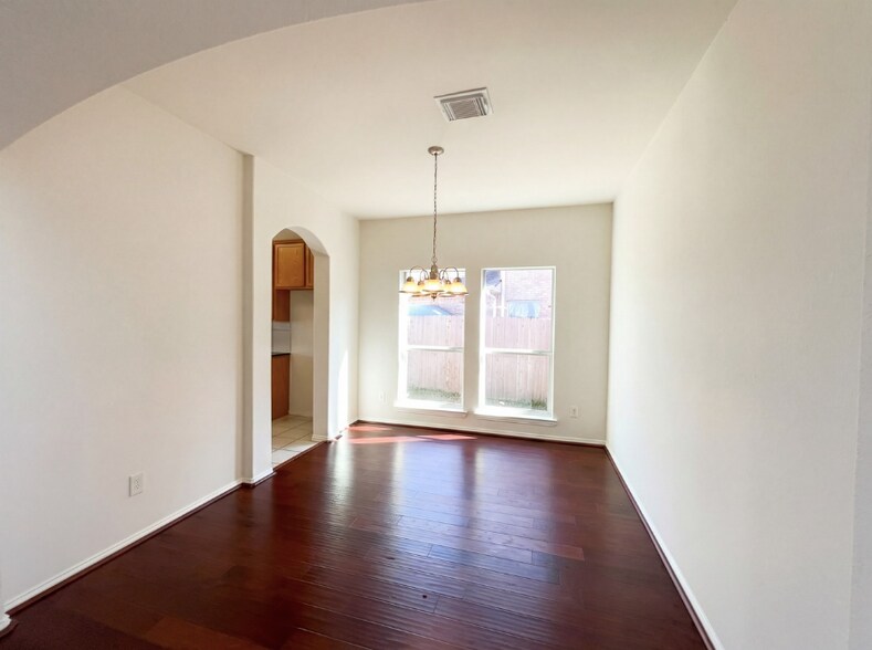 Building Photo - 200 Rippling Creek Ln