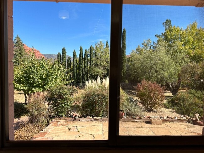 Building Photo - HOUSE - UPTOWN