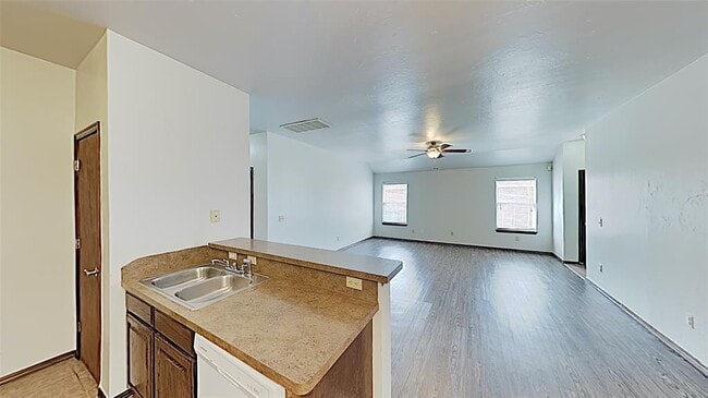 Building Photo - 1722 W Palm Pl