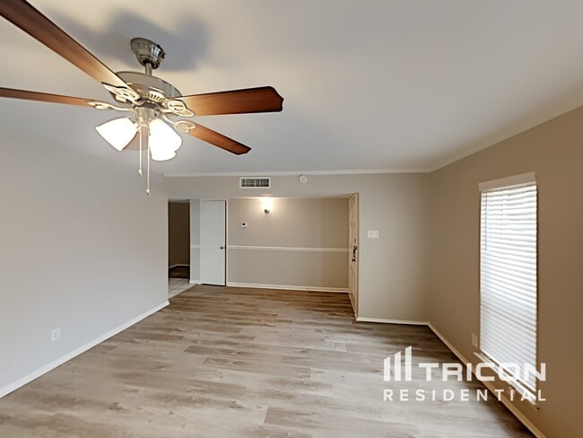 Building Photo - 4621 Tarry Dr