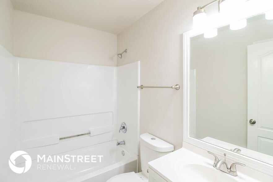 Building Photo - 10381 Commons Crossing