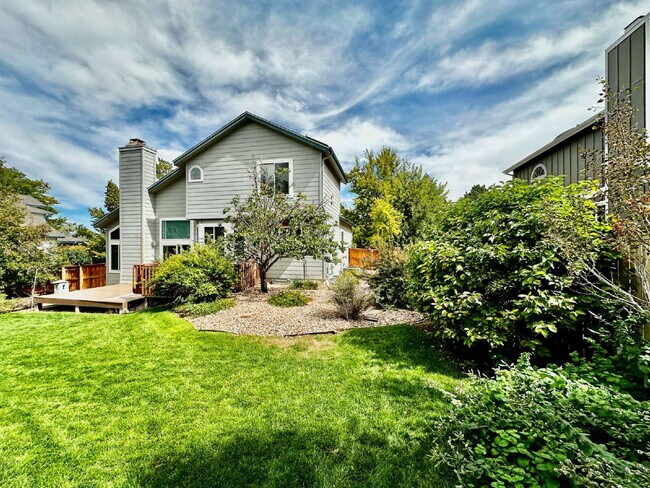 Building Photo - "Charming 3-Bed Highlands Ranch Home with ...