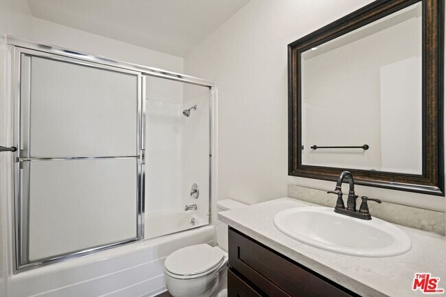 Building Photo - 18000 Coastline Dr