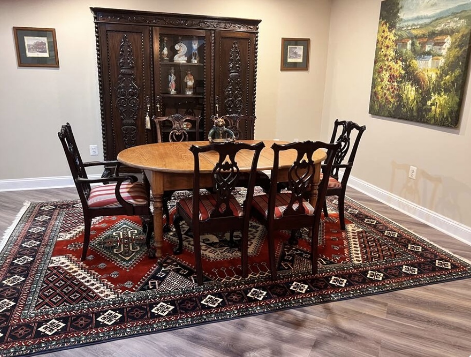 Dining area - 19810 Silcott Springs Rd