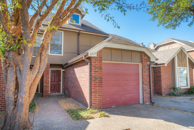 Building Photo - Wyngate Townhomes 3923D