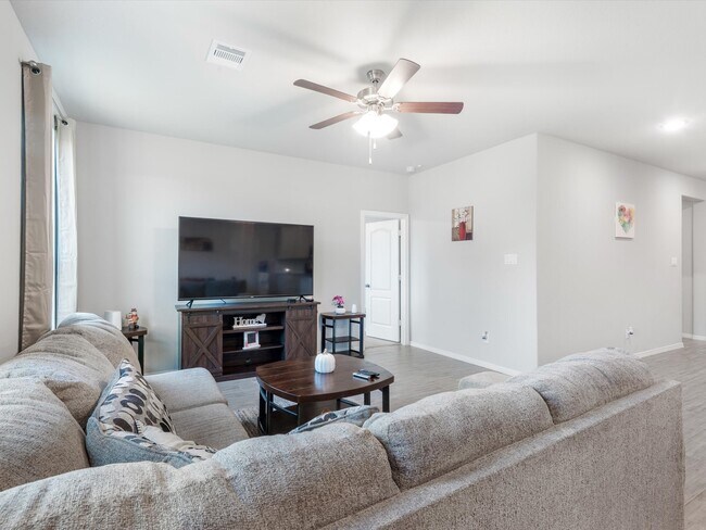 Building Photo - 10811 Violet Bloom Dr