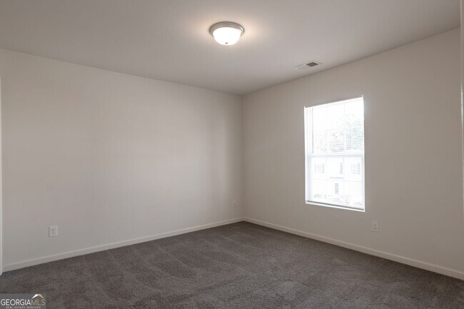 Building Photo - 3220 Tackett Rd