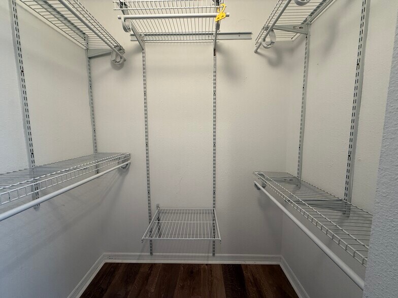 Building Photo - 6018 Portsdale Pl