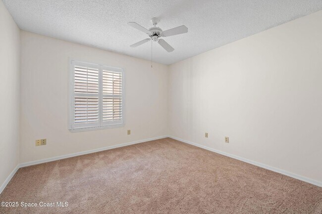 Building Photo - 763 Green Valley Ln