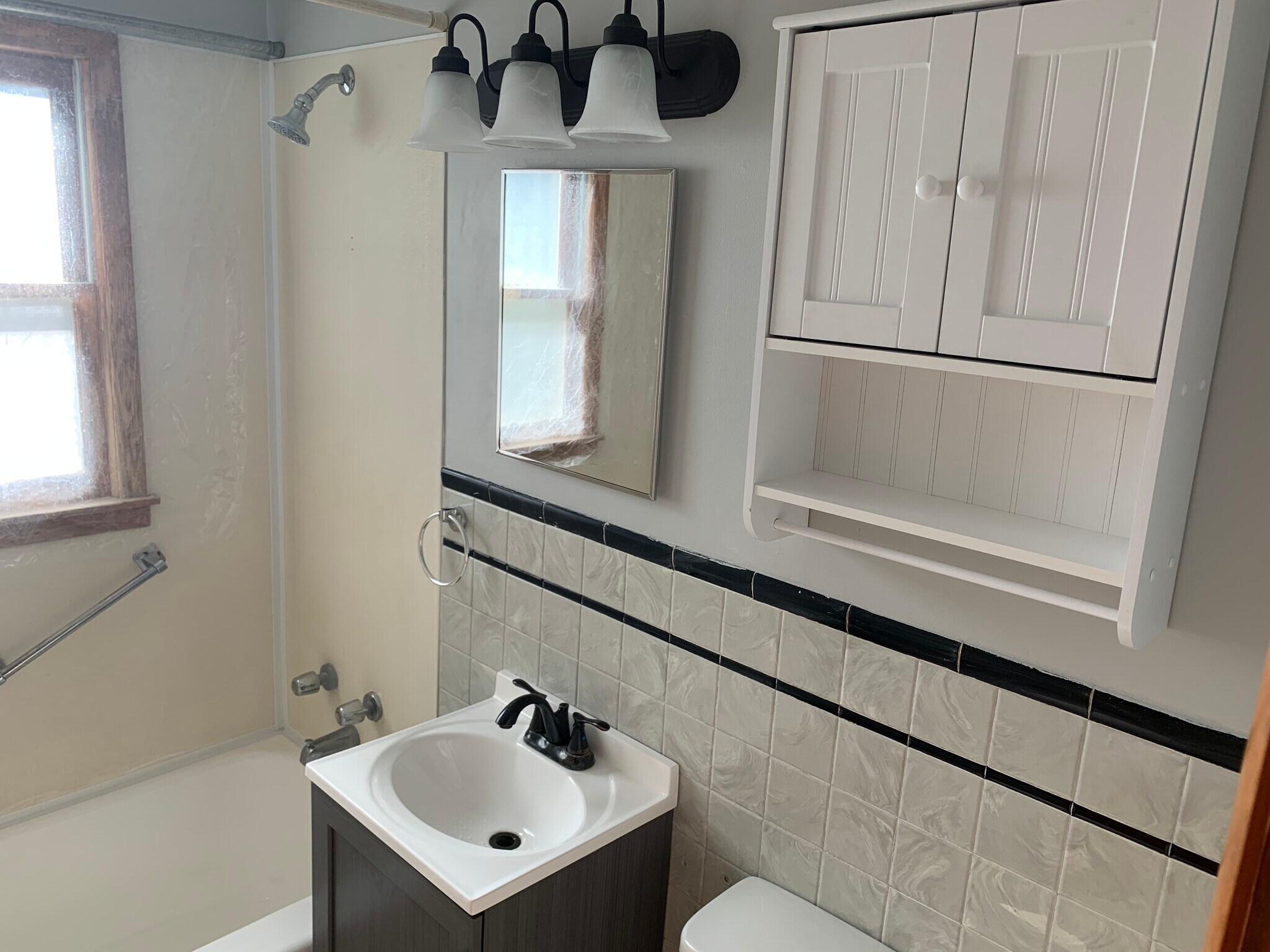 Building Photo - 2212 Cedar Acres Dr