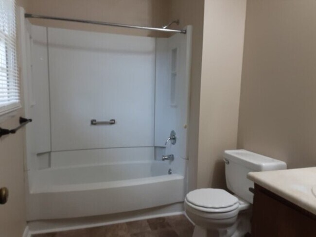 Building Photo - 6831 Buttermere Dr