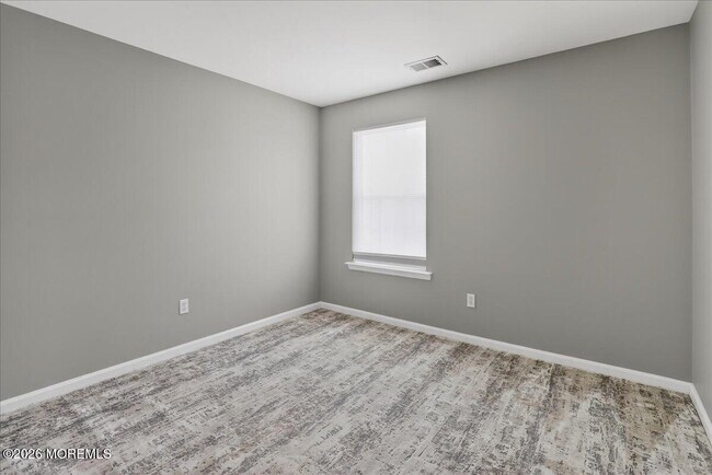 Building Photo - 33 Jockey Ln