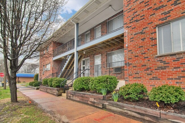 Building Photo - 4419A Donovan Ave.