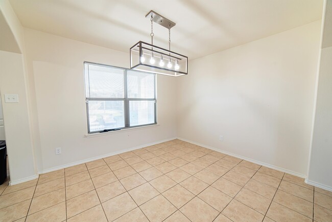 Building Photo - 2021 Port Louisiana Dr