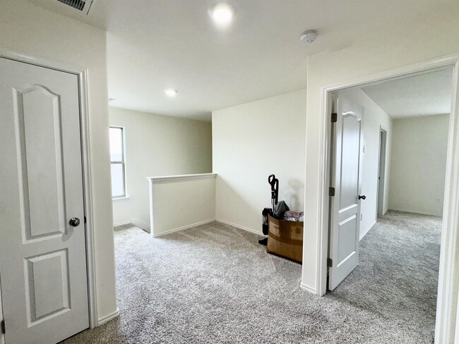 Building Photo - 3701 Jaime Martin Dr