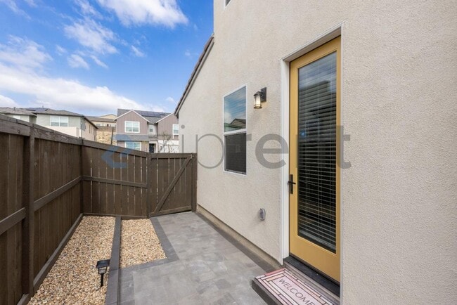 Building Photo - 2412 Paseo Archer