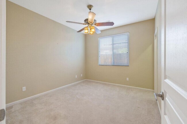Building Photo - 6124 W Delaware Ct