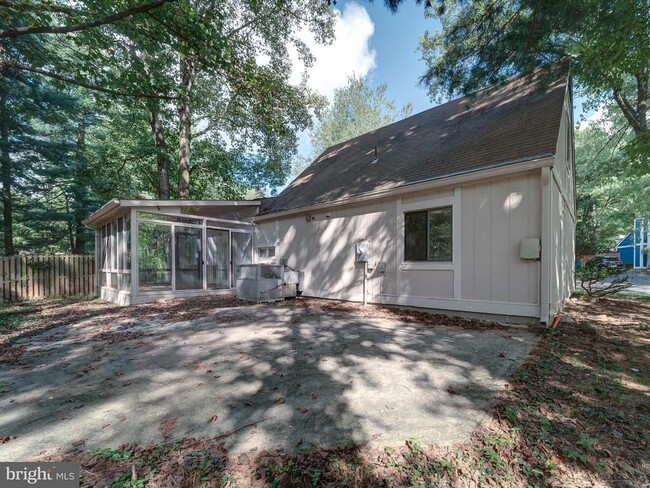Building Photo - 11301 Gatesborough Ln