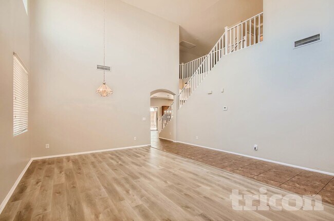 Building Photo - 1353 E Judi Dr