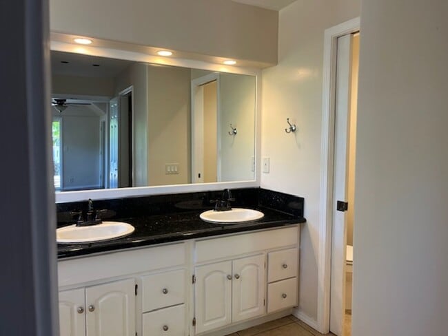 Building Photo - 77-6347 Alii Dr