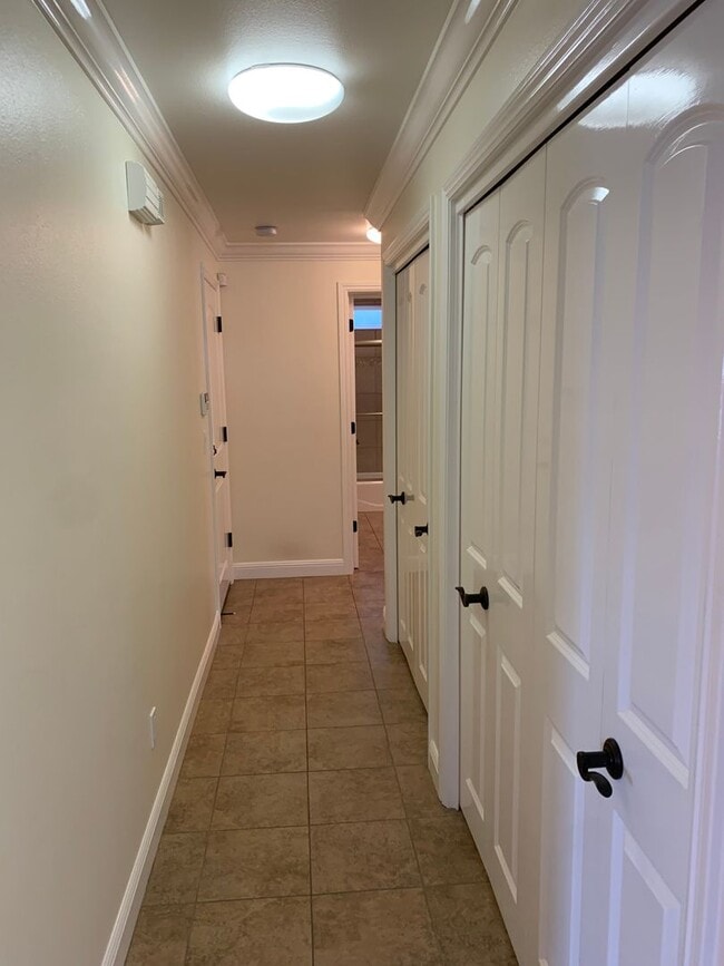 Building Photo - Stunning 4 bedroom, 2 Bath Tracy Home / Best Property Management