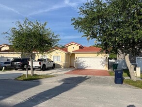 Building Photo - 6101 SW 159th Ct
