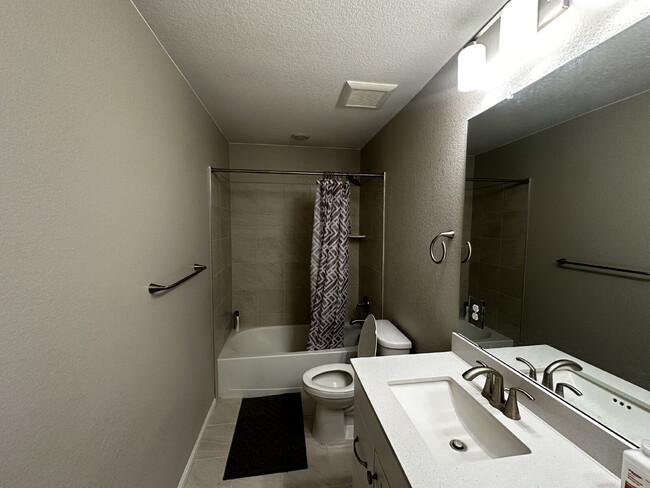 Building Photo - Available May! Beautiful home in Murphy Creek!